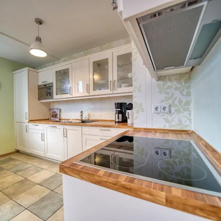 - Haus E, App 0e1104 *