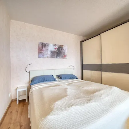 - Haus E, App 0e1104 Appartement